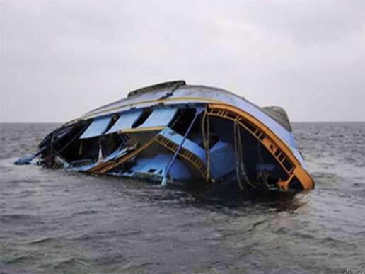 2005327-boatcapsize-1562176331